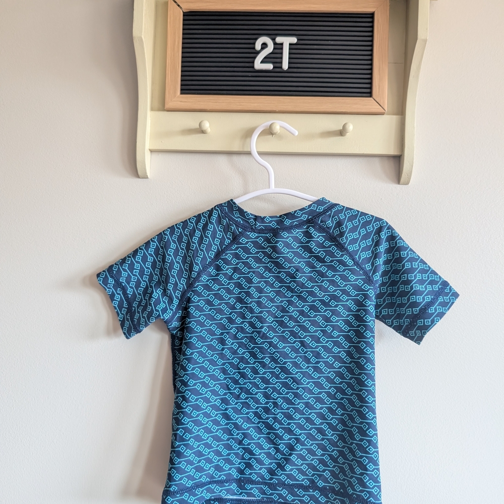 Tea Collection Aqua Geometric Kids Rashguard - Picture 2 of 3
